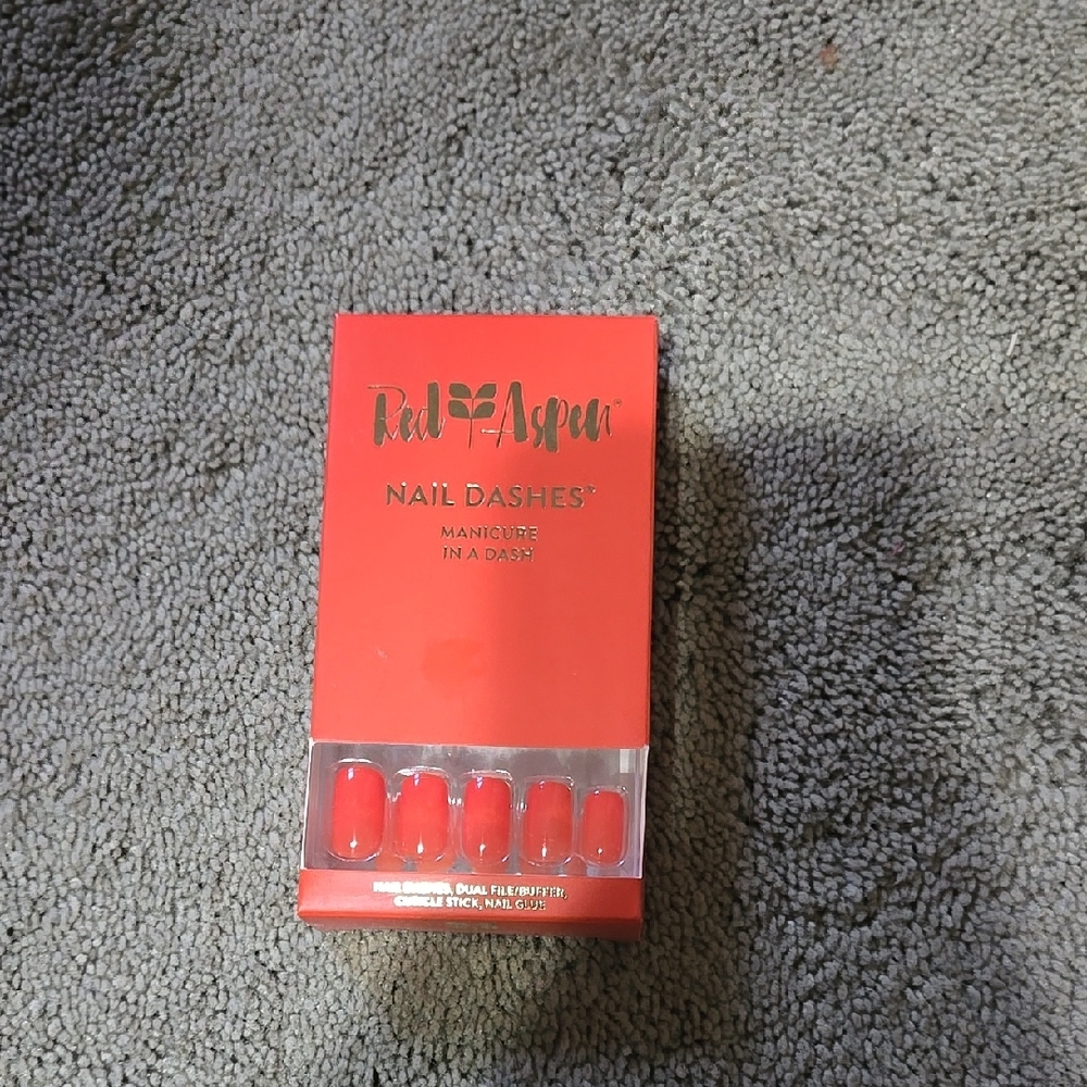 Red Aspen Nail Dashes
